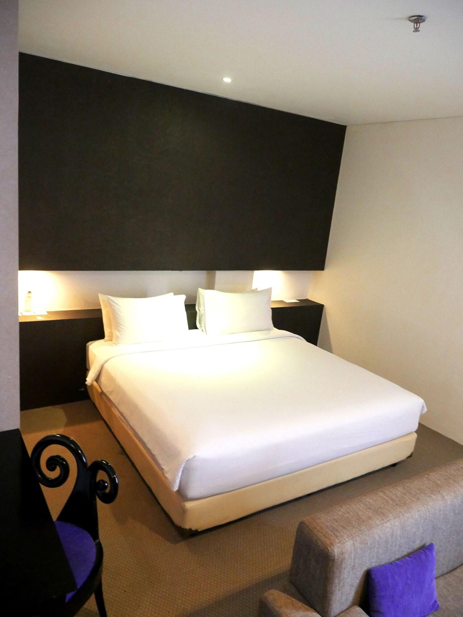Yasmin Hotel Karawaci Tangerang Exterior photo