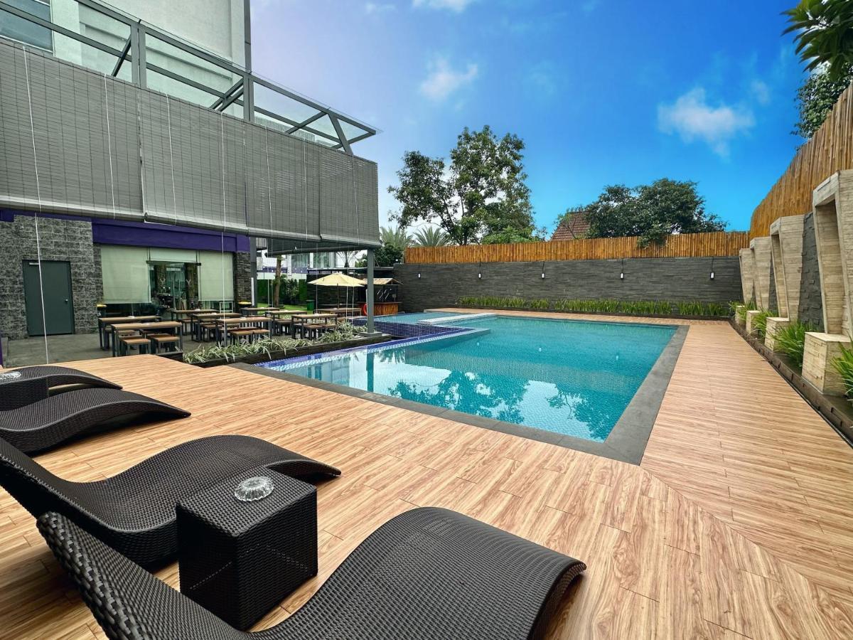 Yasmin Hotel Karawaci Tangerang Exterior photo