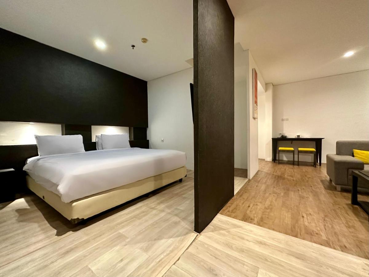 Yasmin Hotel Karawaci Tangerang Exterior photo