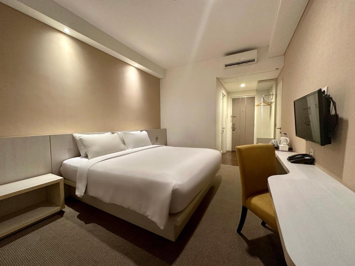 Yasmin Hotel Karawaci Tangerang Exterior photo