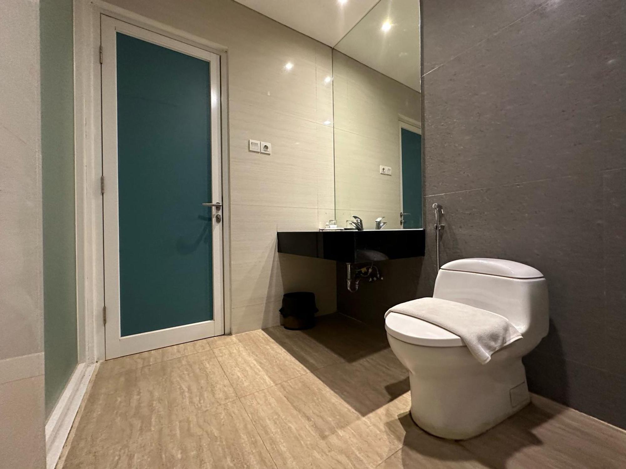 Yasmin Hotel Karawaci Tangerang Exterior photo