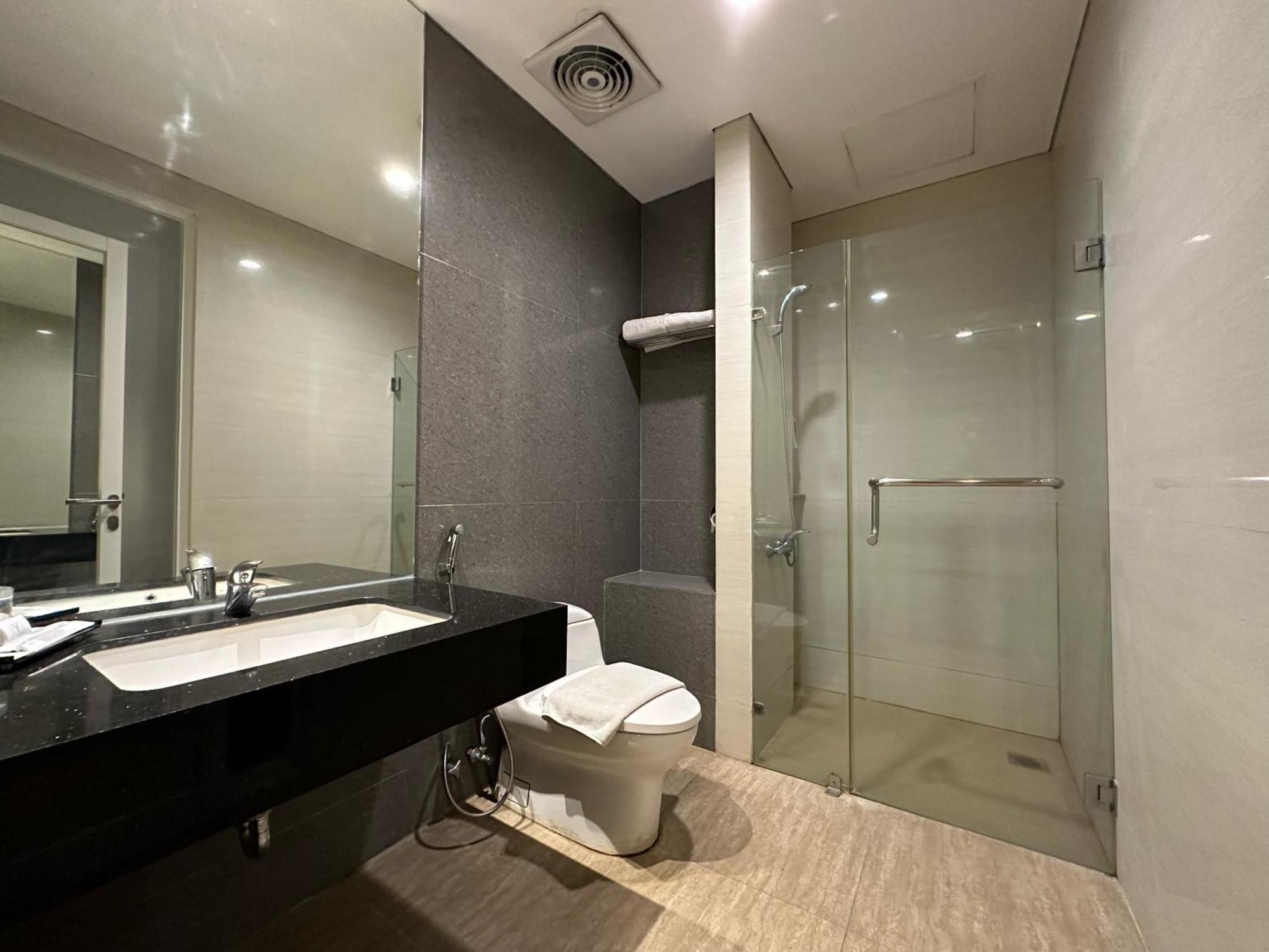 Yasmin Hotel Karawaci Tangerang Exterior photo