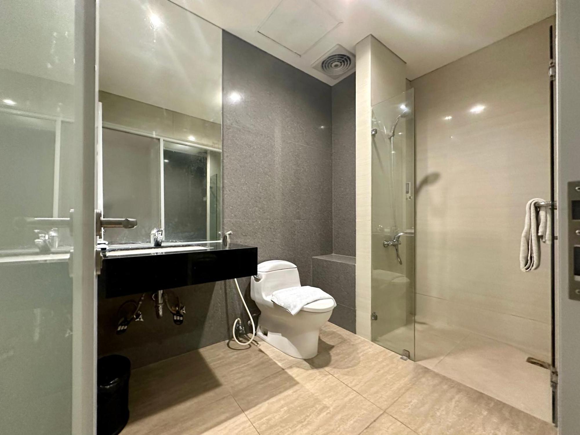 Yasmin Hotel Karawaci Tangerang Exterior photo