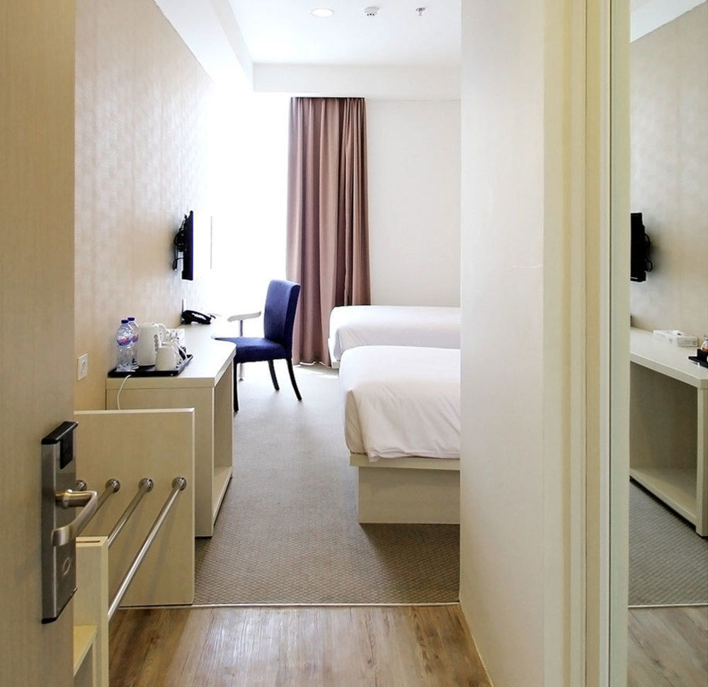 Yasmin Hotel Karawaci Tangerang Exterior photo